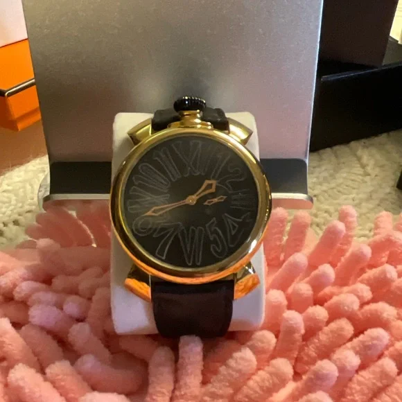 Big face Gaga M watch - Picture 4 of 5